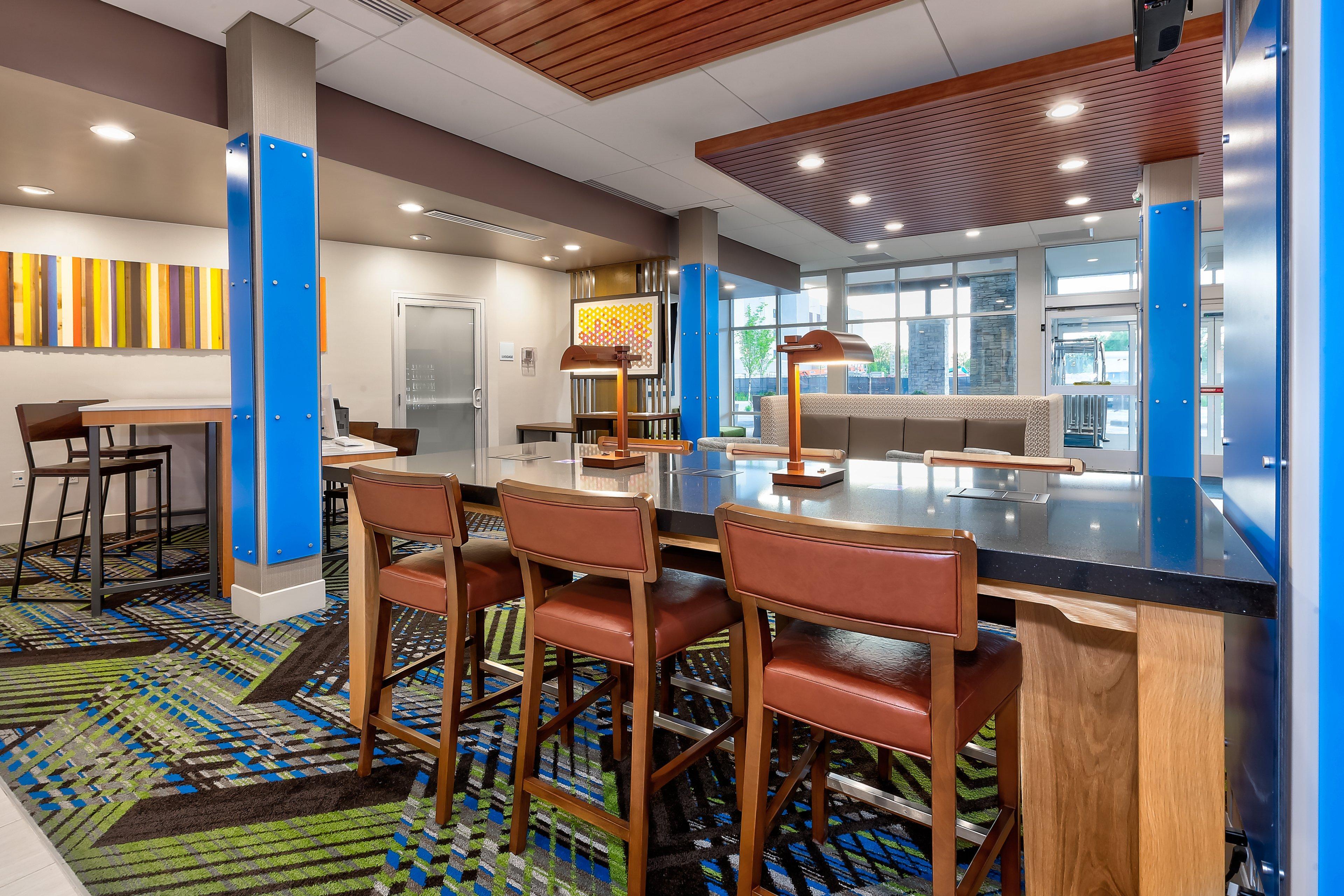 Holiday Inn Express & Suites - Grand Rapids Airport - South By Ihg Exteriör bild